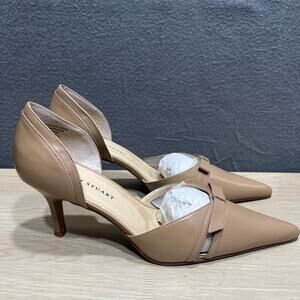 Colin Stuart d'Orsay Pumps in a Nude/Tan Leather Finish w/ A Bow Detail Size 8.5